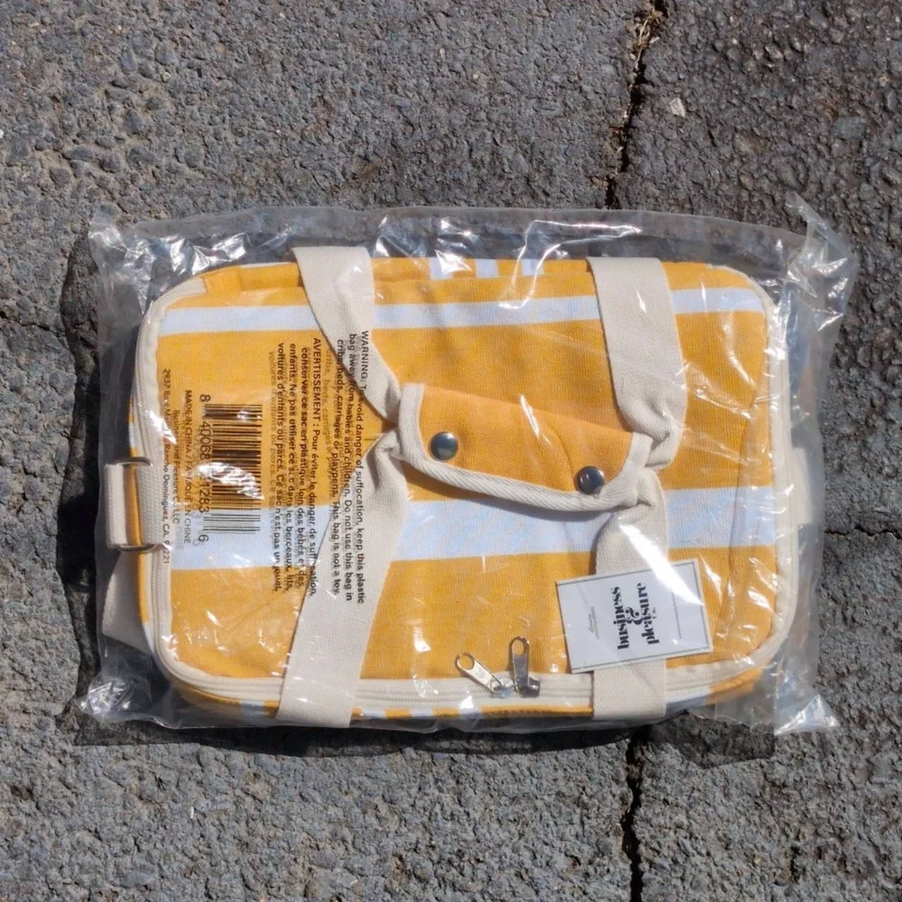 NWT Business & Pleasure Co. Yellow Gold White Striped Insulated Cooler Lunch Bag - Picture 5 of 8